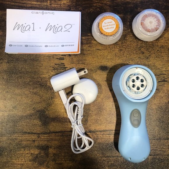 Clarisonic Mia 2 Facial Cleansing Brush - Picture 1 of 5